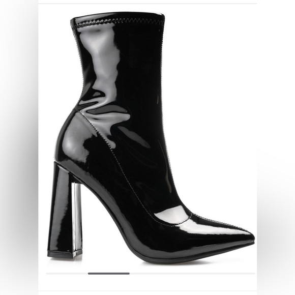 Women's Veralee Bootie - Picture 2 of 10